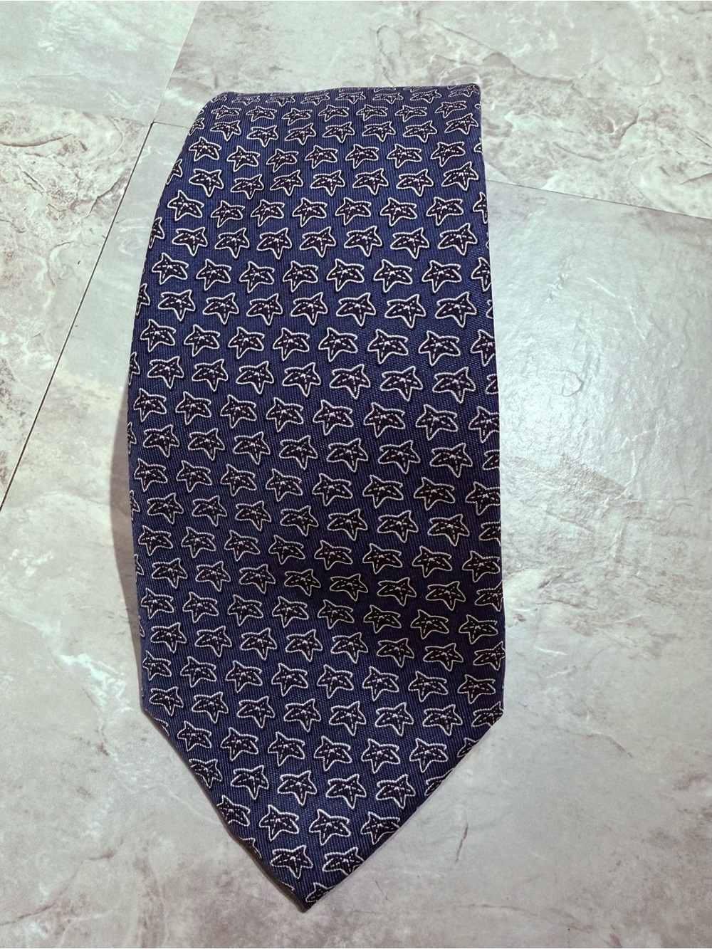Vineyard Vines Men's 100% Silk Tie Purple Starfish Pattern Classic Prep Coastal